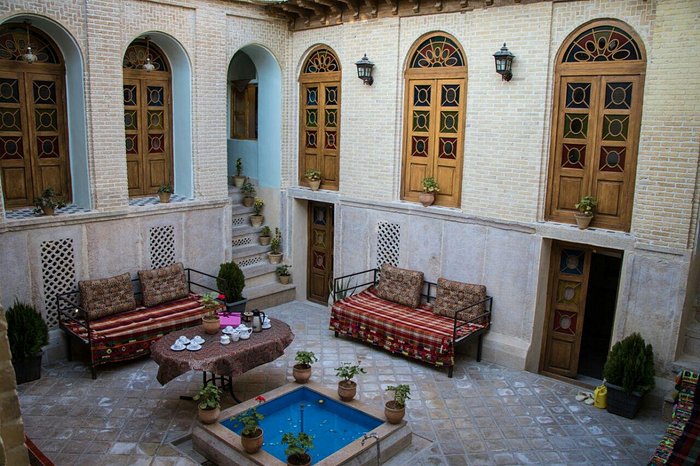 داستان کوتاه: دهلیز‌های به‌هم پیوسته‌ی خانه...